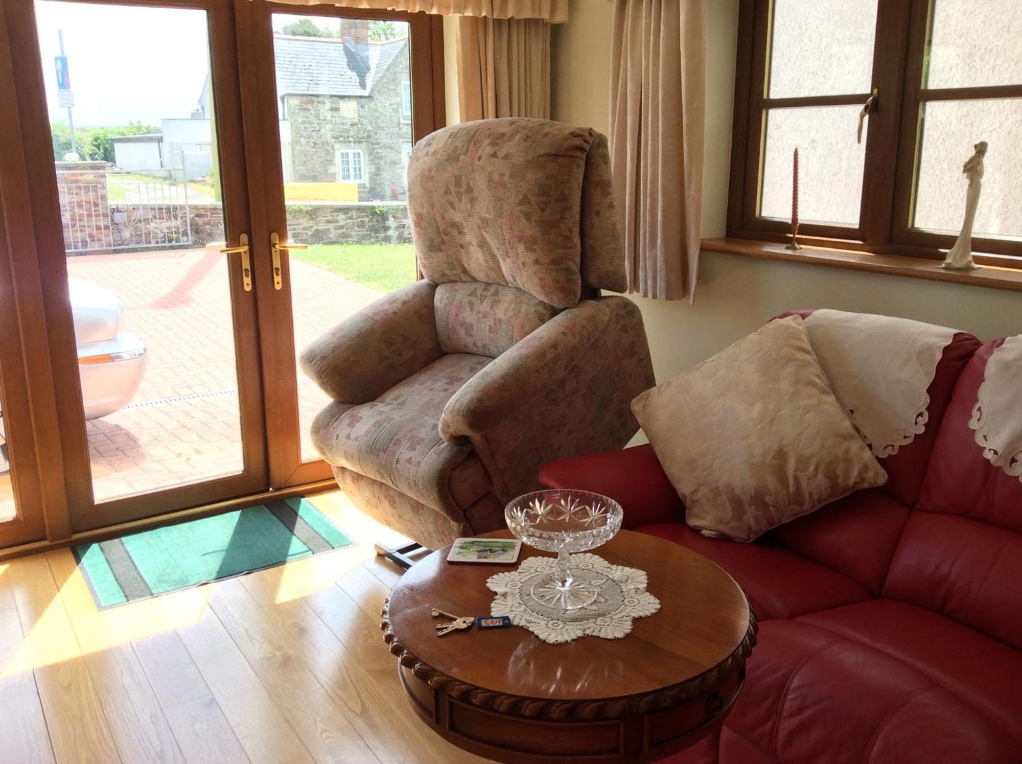 Room In Apartment - Bluebell Apartment Suite With Separate Lounge Area Τρούρο Εξωτερικό φωτογραφία
